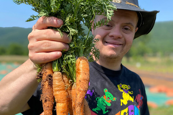Innisfree Residential Volunteers are engaged in therapeutic and meaningful work in the bakery, community kitchen, farm, herb & vegetable gardens, the free school, weavery and woodshop.